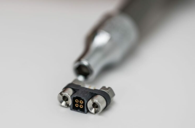 Nicomatic EMM堅固微型連接器用于無人機